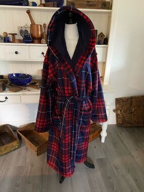 Hooded Plaid Fleece-Lined Robe Coat in Red & Navy